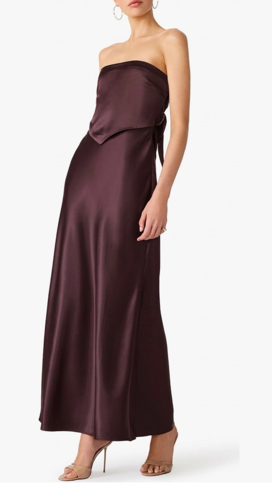 Such a pretty dress - love the back of it too.

#LTKPetite #LTKSeasonal #LTKOver40