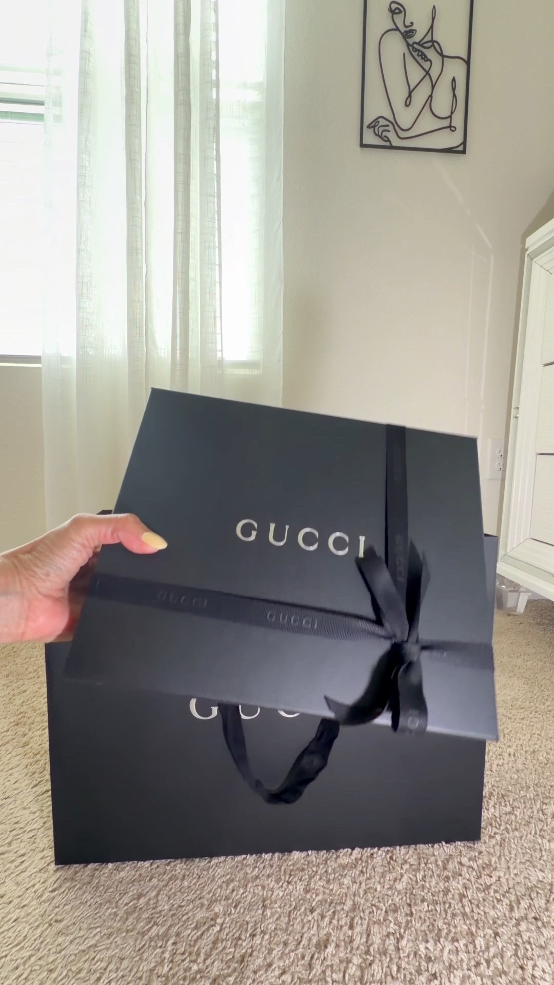 My recent Gucci purchase. I wanted these heels so bad! I know I will wear them a lot here in FL! And of course had to get a matching handbag!
😍

#gucci #handbag #shoulderbag #thongheels

#LTKgrwm #LTKvlog #LTKootd