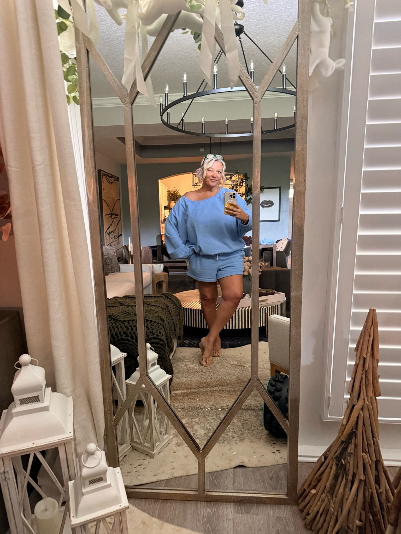 If comfortable had a look?  THIS is it!      So soft and comfortable.    (Sizing- Large in shorts.  XXL in top for that extra oversized fit).

#LTKootd