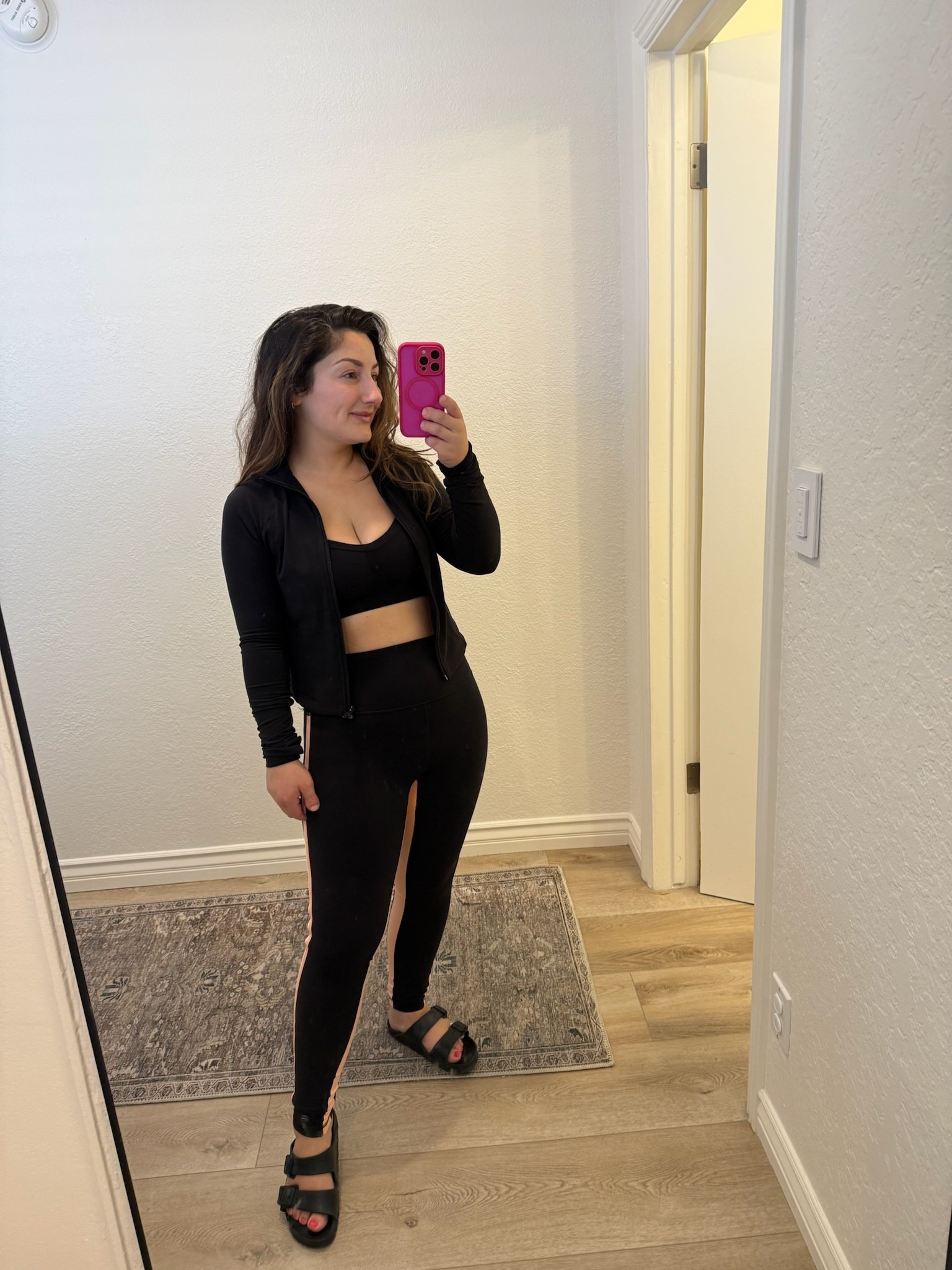 Jacket size small petite
Bra size small
Pants size small petite- soo much amazing compression in the stomach area!!!

#LTKActive #LTKTravel #LTKPetite