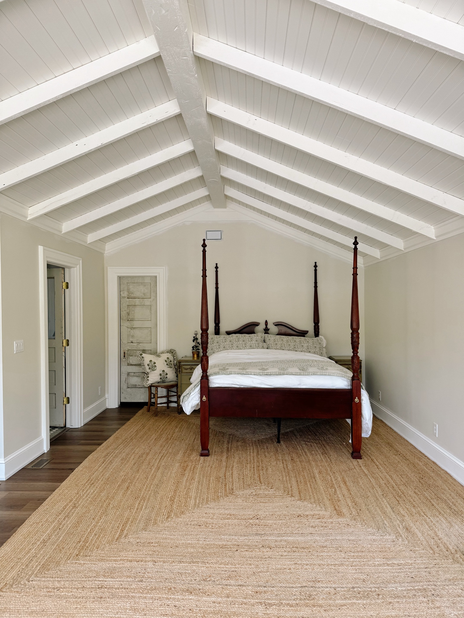 So much progress in our room!! The floors are looking cozy at least 🫶🏼🫶🏼🫶🏼

#LTKHome