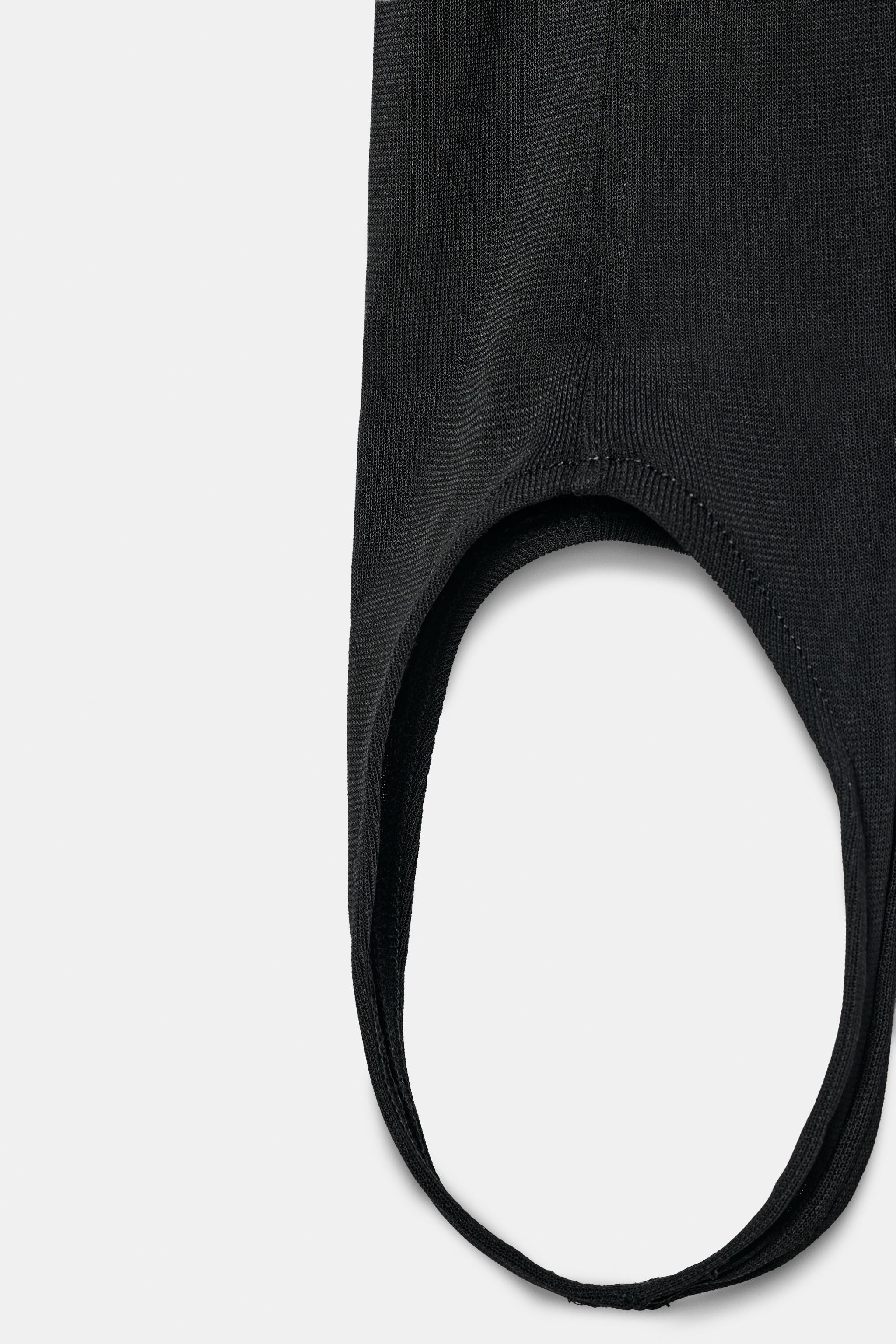High-waisted leggings. Stirrup hem. | Zara US