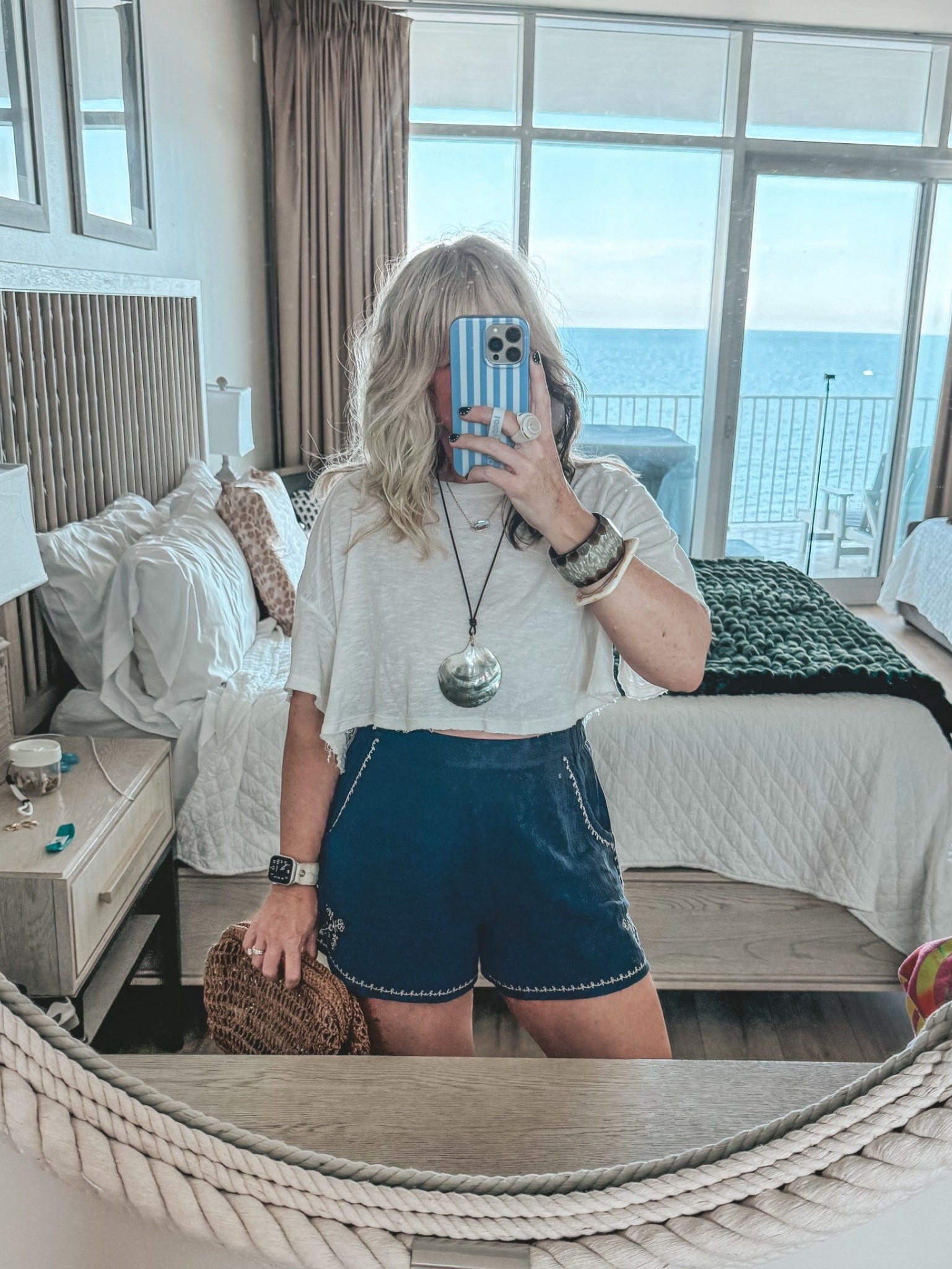 My beach fit tonight 😍
Top M
Shorts M
Sandals true to size