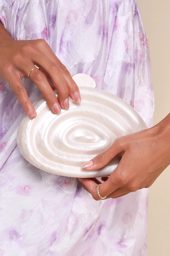 Poised Chicness Ivory Seashell Hard Case Clutch | Lulus