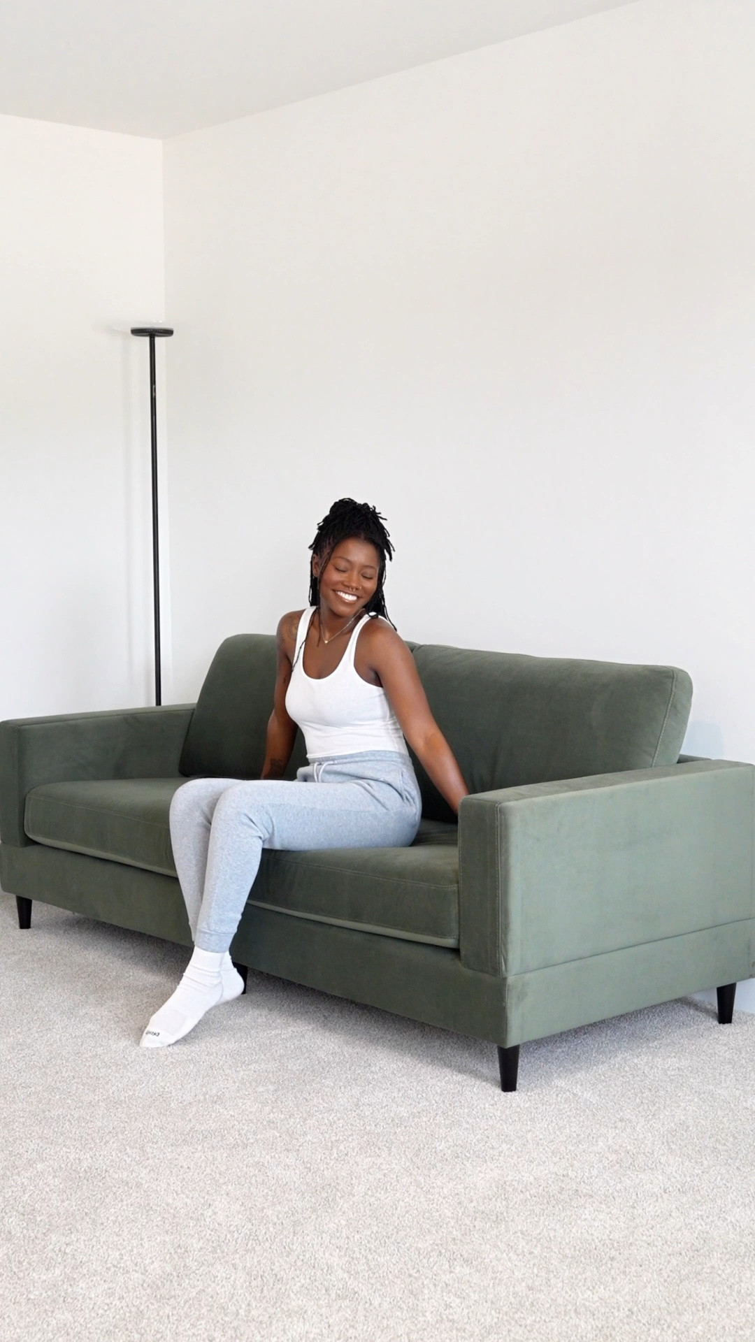 ✨ Building My Dream Home Office | Ep. 1

And we’re starting with the couch 🛋️

After going back and forth for way too long, I finally decided on this one. It’s modern timeless and Olive for this color 😉

Over the next few weeks, I’ll be transforming this space into my dream home office, so make sure you’re following along so you don’t miss the final reveal because baby… she’s gonna be so TEAAAA 😍✨

Couch from Walmart!!