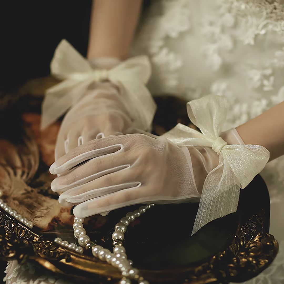 Vintage Hepburn Style Gloves,Tulle White Gloves,Lace Mesh Gloves,Bridal Bow Gloves,Opera Gloves,T... | Etsy (US)