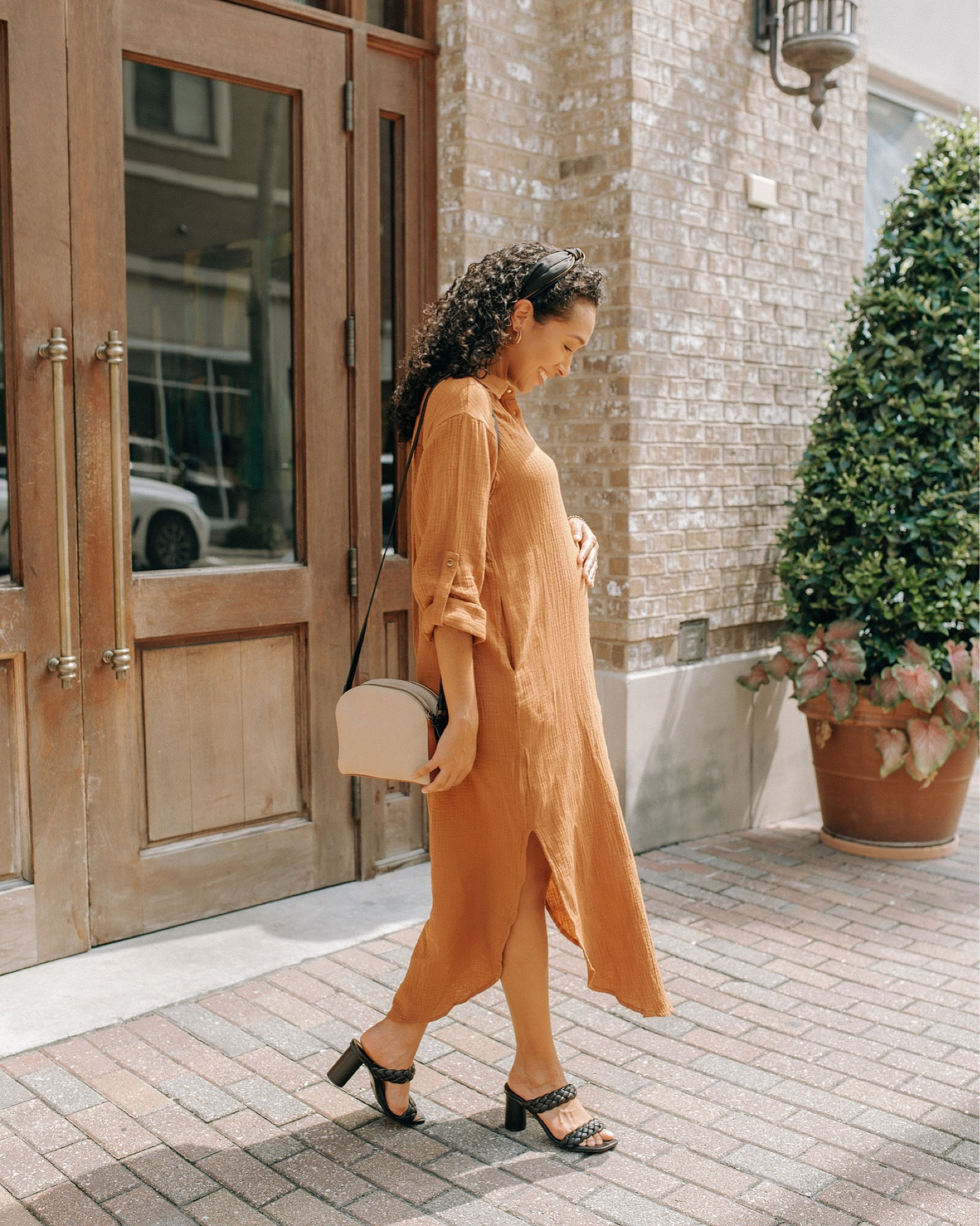 Everyday comfortable maternity dress with pockets! Perfect for pregnancy and after pregnancy too! Great fall maternity dress!

#LTKshoecrush #LTKstyletip #LTKbump