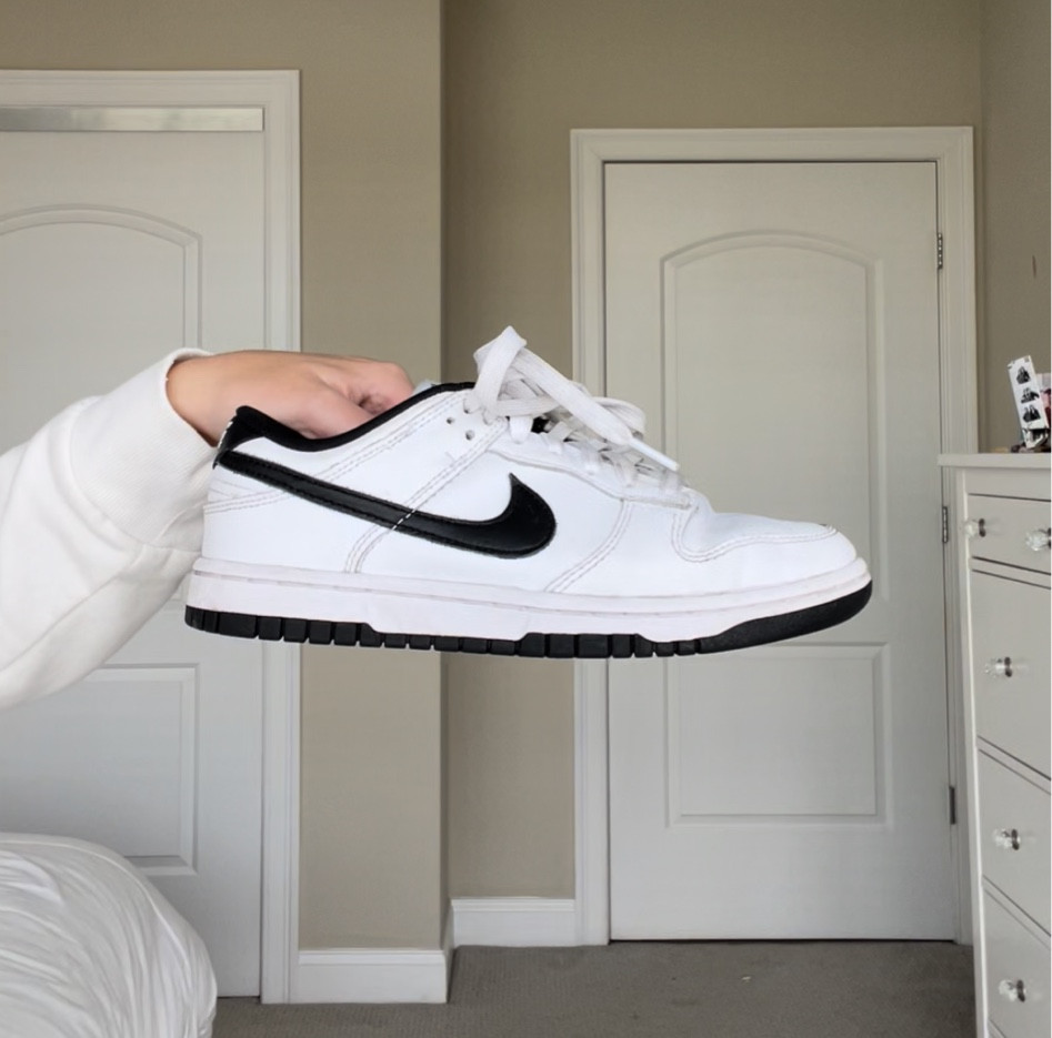 Nike Dunks White Black #nikedunks #nike #dunks #sneakers

#LTKshoecrush #LTKstyletip