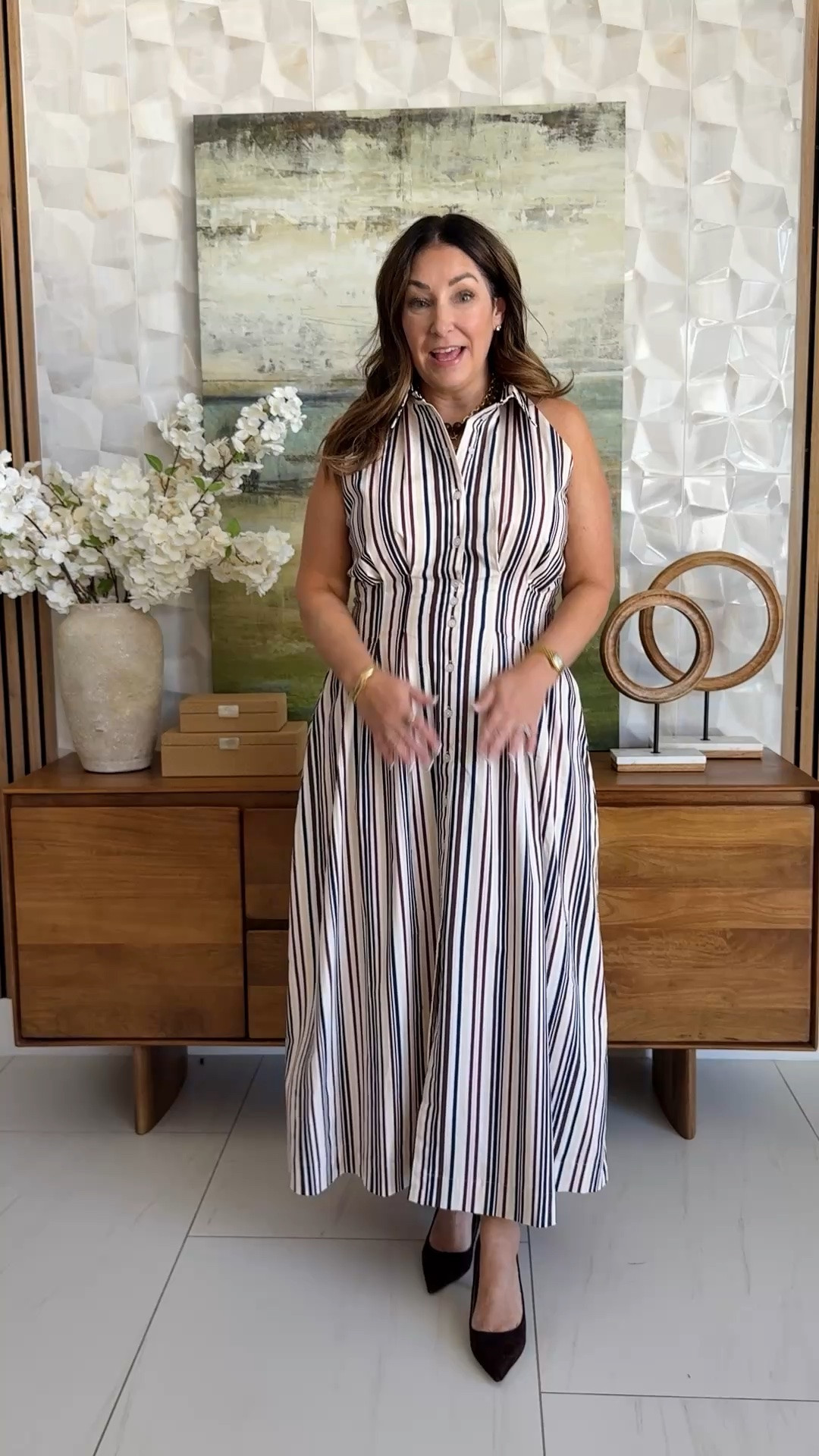 One and done work dress ✨ Champagne cream sleeveless midi shirt dress in a gold chainlink print with a tie waist and pockets, styled with a cognac tote and brown suede pumps. An elevated workwear dress for early fall.

Sizing: true to size, large

#LTKOver40 #LTKMidsize #LTKWorkwear