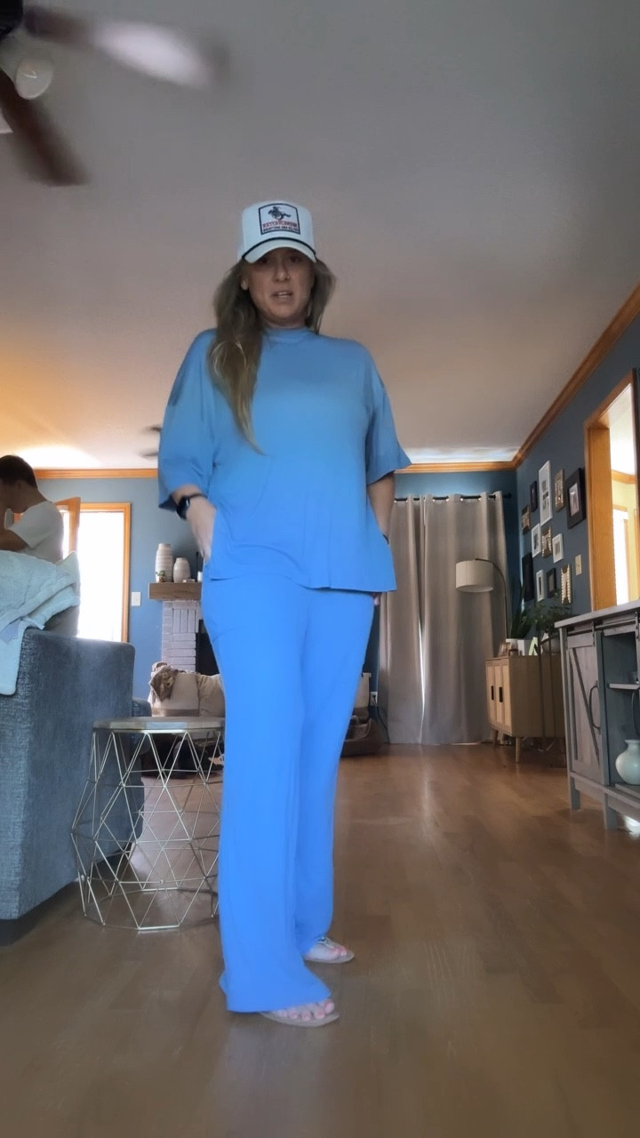 Lightweight lounge set! 
Size: Medium 

#LTKMidsize #LTKFindsUnder50 #LTKTravel