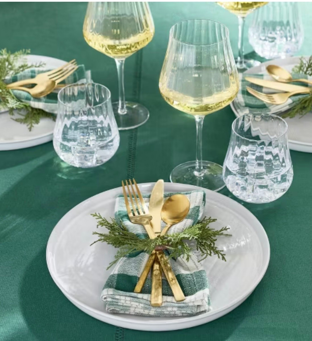 Holiday tabletop decor, Christmas decor 

#LTKHoliday #LTKHome #LTKParties