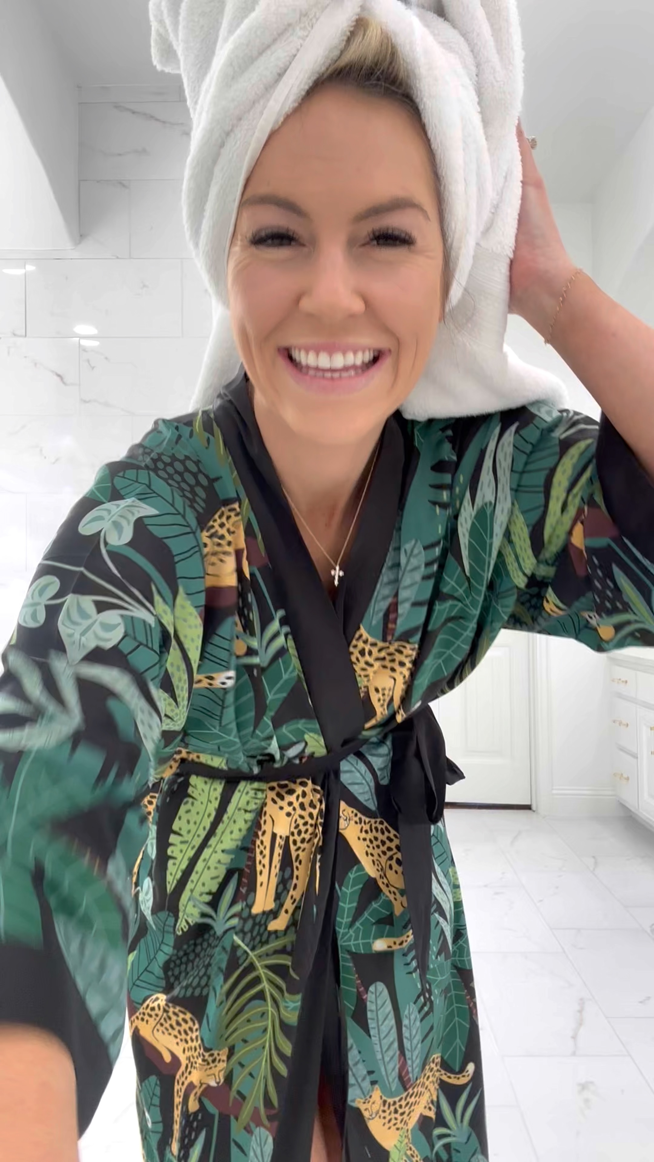 The most beautiful luxury robes!! The prints, details are quality are amazing! Use promo code MERRITT20 for 20% off site-wide! These would make the most beautiful gifts for anyone 💞 valentines s day, bridesmaids etc! 