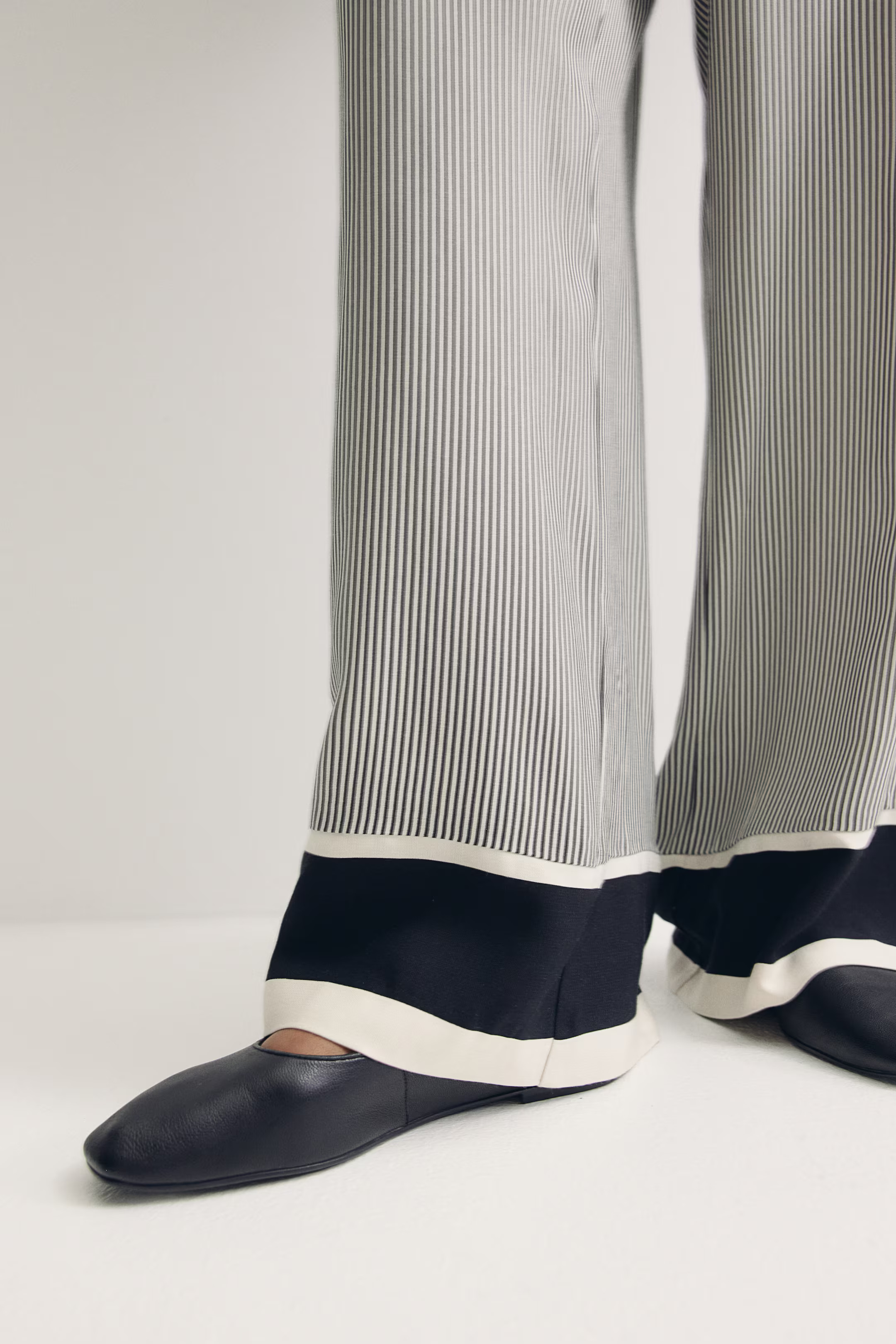 Pantaloni dritti | H&M (FR, IT, ES, PT, BE)