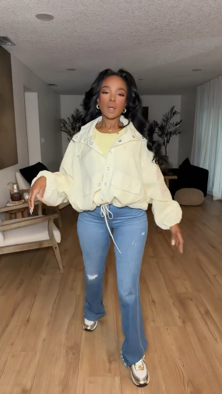 Scroll to shop 
Perfect for casual wear 
5’4. 138lbs. 34D. 27. 40  



#LTKvlog #LTKPetite