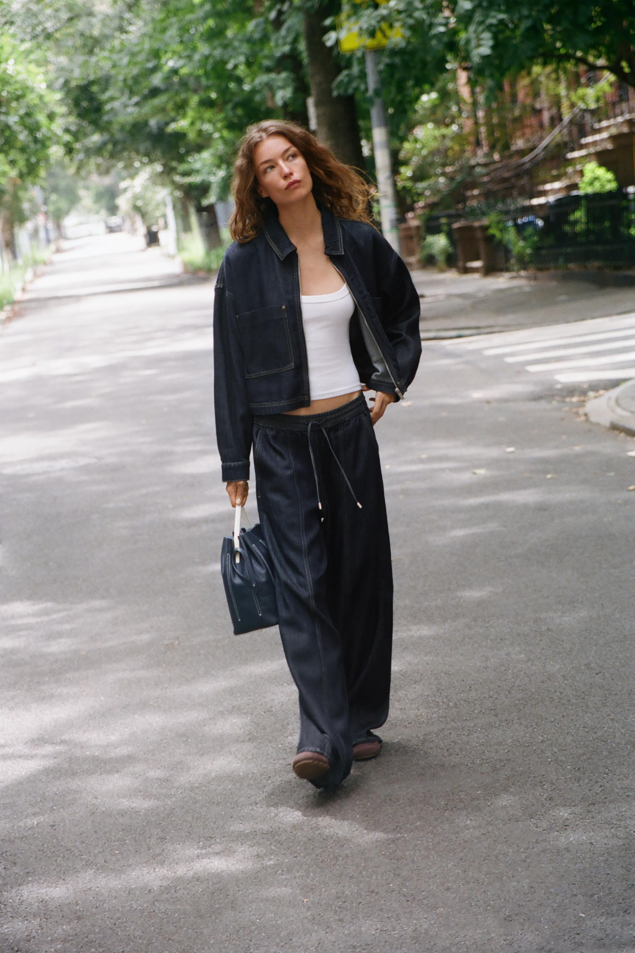 HIGH-WAIST - WIDE-LEG - JOGGERHigh-waist jeans featuring an elasticated drawstring waistband. Fro... | Zara DE