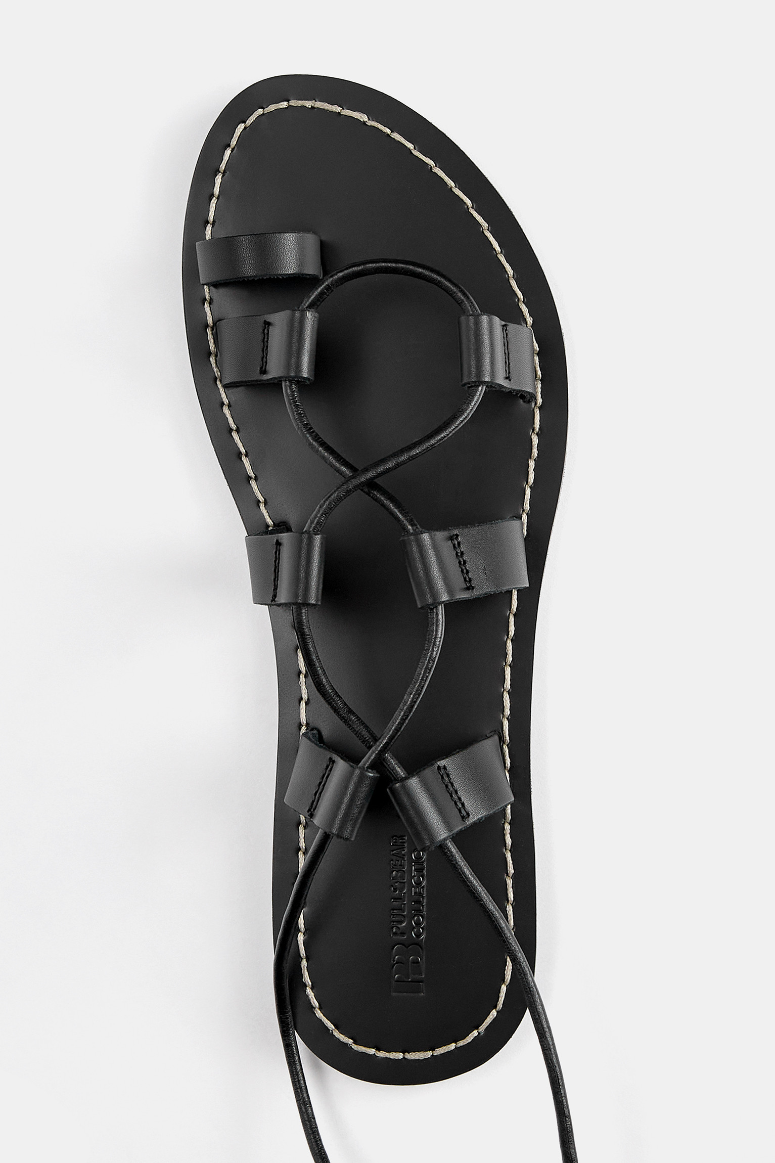 Flache Sandalen mit Schnürung | PULL and BEAR DE