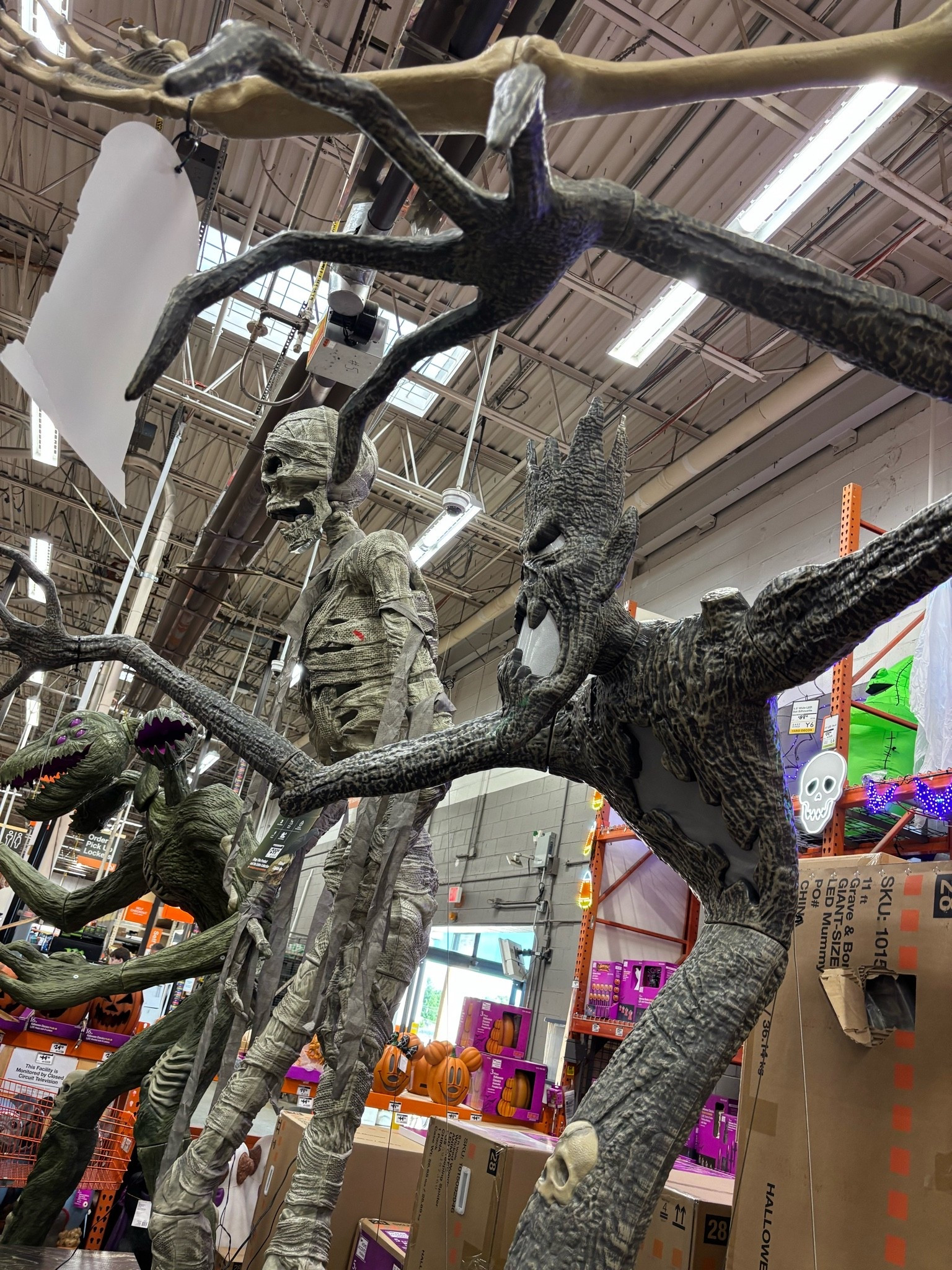 Halloween scary animatronics

#LTKSeasonal #LTKHome #LTKKids