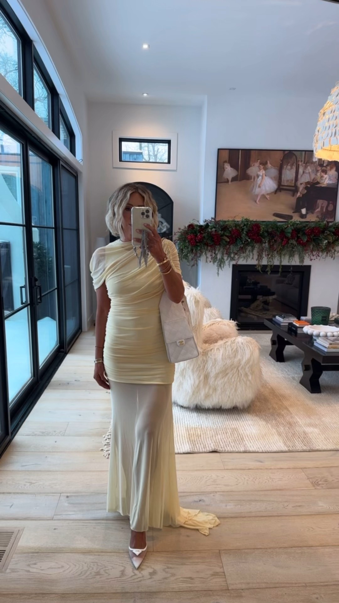 The most gorgeous dress for a spring/summer event or nice dinner during Spring Break 😍😍😍