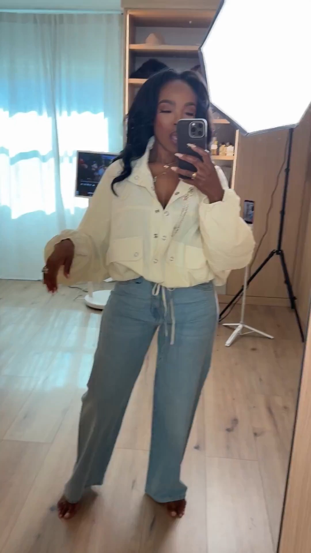 Hi Babes! 

This look is the definition of elevated casual 🤍 The oversized utility-style jacket paired with relaxed light wash denim gives that effortless “off-duty but still put together” vibe. I love outfits like this because they feel comfortable, chic, and expensive all at the same time.

The soft neutral tones make this such an easy everyday outfit you can style on repeat with heels, sneakers, or sandals — definitely one of those pieces that becomes part of your long-term wardrobe rotation so the cost per wear keeps getting better.

Perfect for:
• Coffee runs  
• Casual brunch  
• Airport outfits  
• Shopping days  
• Everyday elevated errands  

Undergarments: seamless nude thong + neutral bra or bralette.

Everything is linked below ✨

xx Kira | IG: KirasFashionFinds

34D - 27 - 40 • Size Small or 4