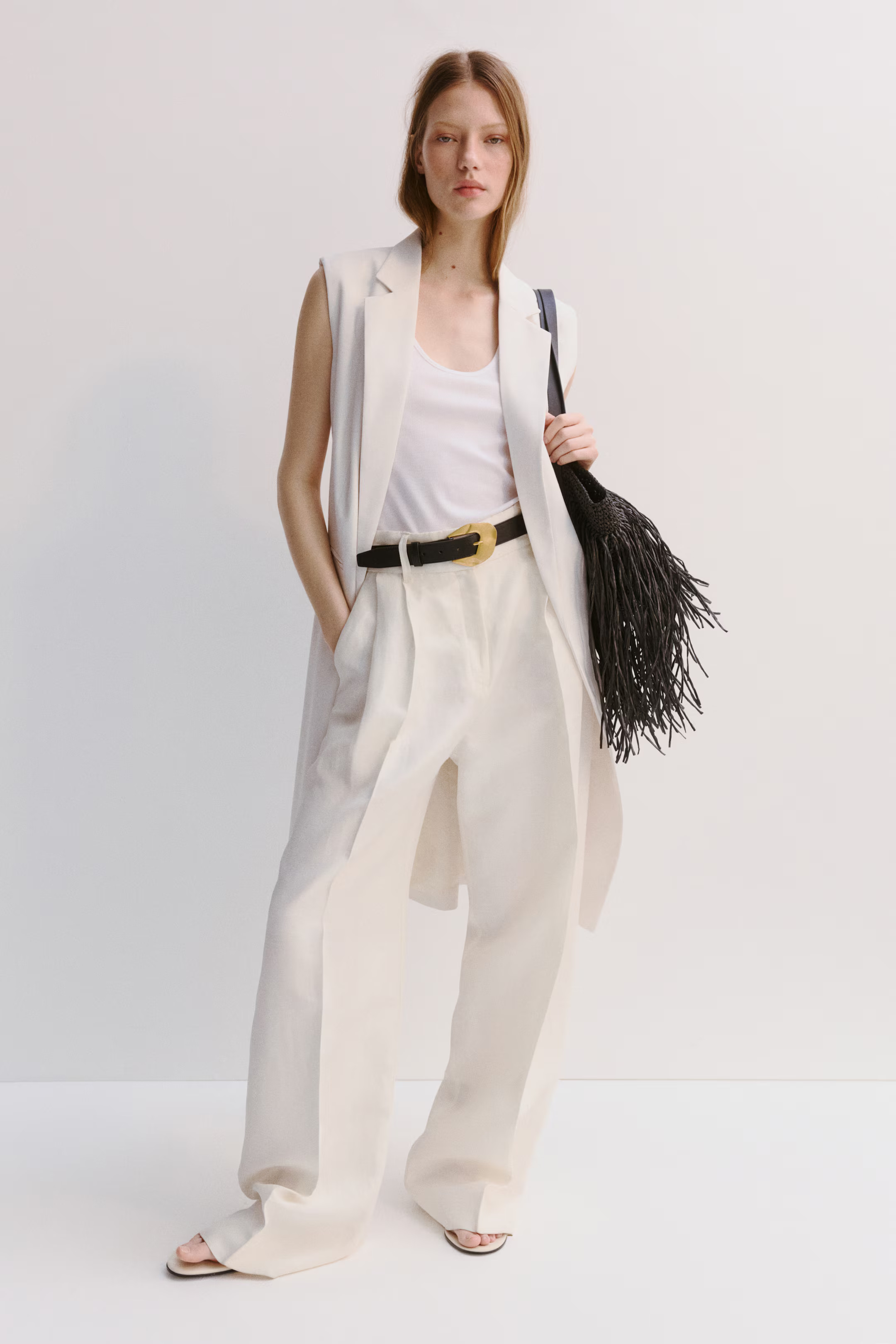 Asymmetric-buckle belt | H&M (UK, MY, IN, SG, PH, TW, HK)