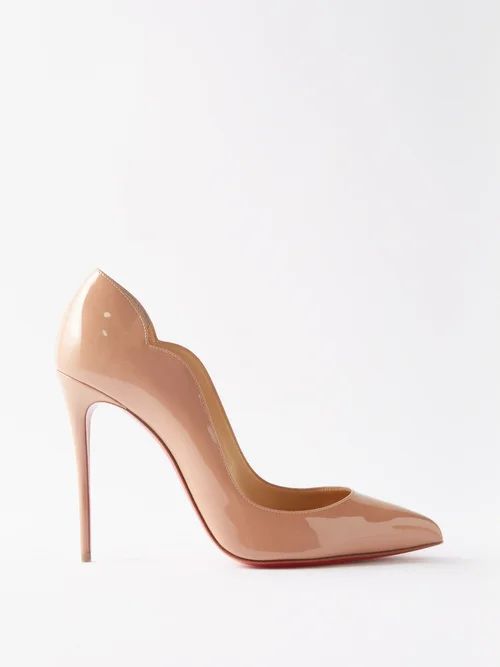 Christian Louboutin - Hot Chick 100 Scalloped Patent-leather Pumps - Womens - Nude | Matches (US)