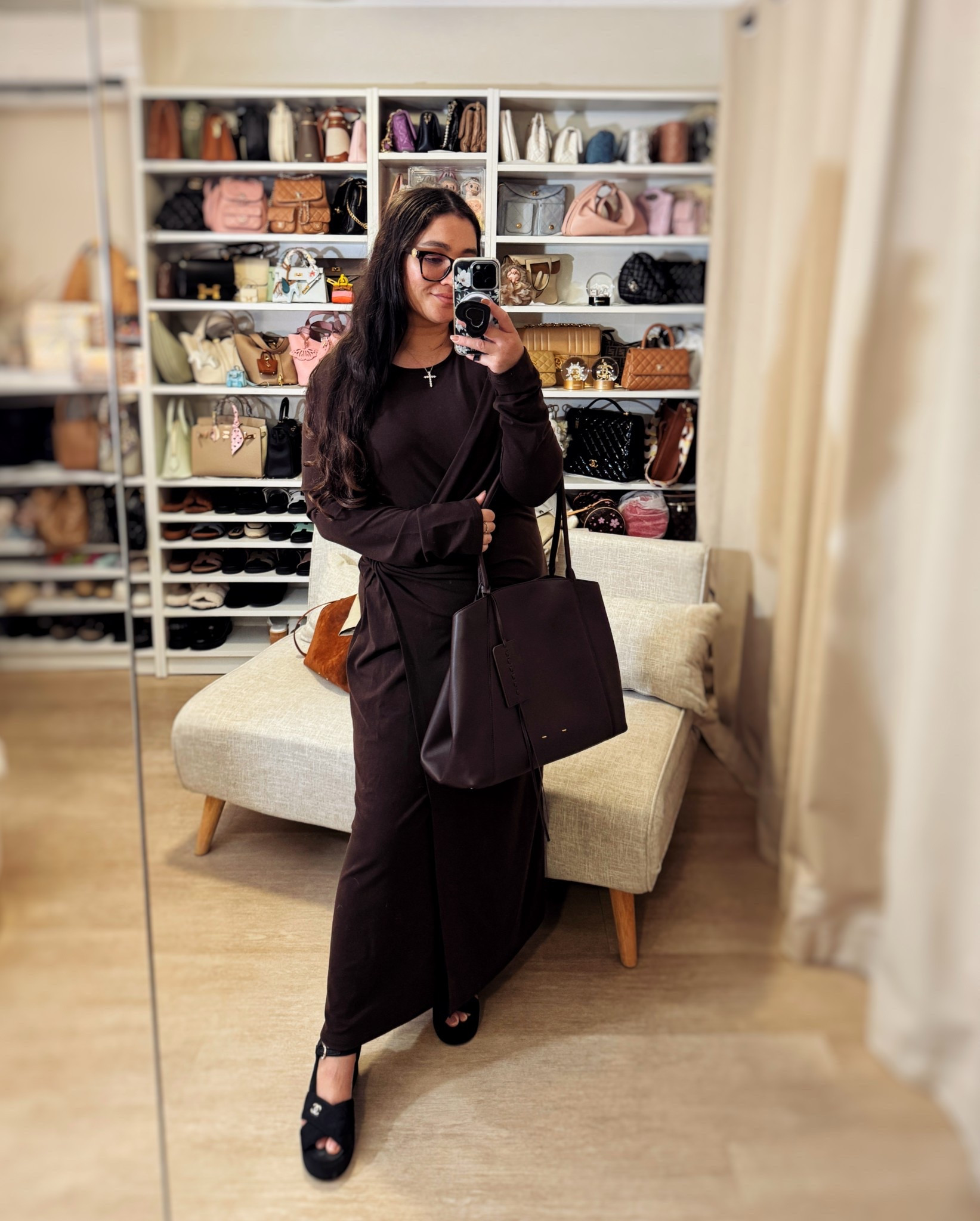 Cooler days are finally here, and I’m so ready for layering and richer tones again 🤎

.
.
.
#BrownMonochrome
#AutumnStyle
#NeutralLuxury
#DesignerOutfit
#FallFashion


brown monochrome outfit, Fabrique maxi dress, Brera convertible tote, suede leather tote bag, Chanel platform sandals, neutral luxury fashion, autumn outfit inspiration, tonal dressing, all brown outfit, designer accessories, elevated casual style