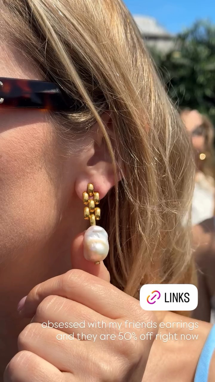 obsessed with my friends earrings 
and they are 50% off right now  @monicavinader  Pearl and gold drop earring on sale 50% off stunning

#LTKsale #LTKpartywear #LTKdatenight