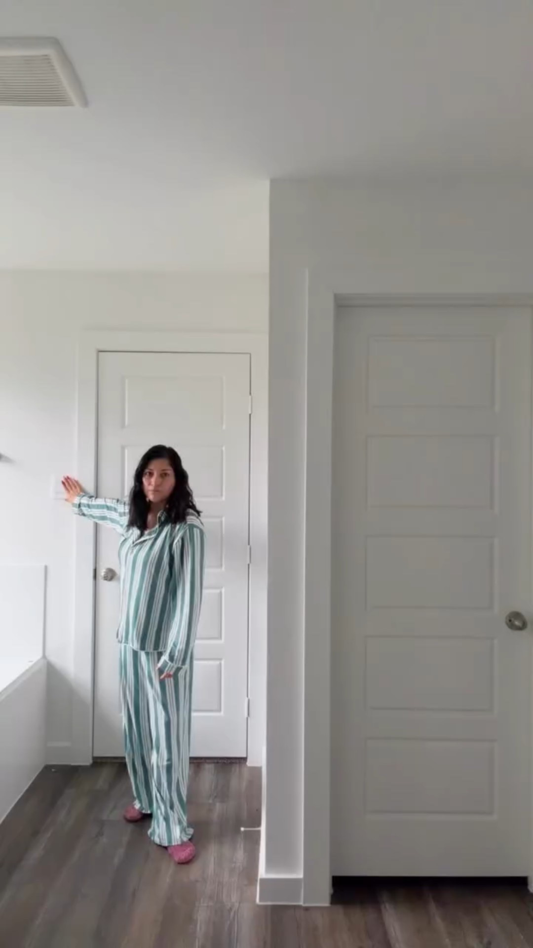 A quiet December morning before the kids wake up 🧴☕️Skincare, coffee, and a little peace.

#LTKhome #LTKbeauty #LTKcozy #LTKmorning #LTKholiday #LTKmomstyle


#decembermornings #morningreset #momlifeathome #cozyvibesonly #aestheticmorning

#LTKvlog #LTKdayinmylife #LTKgrwm