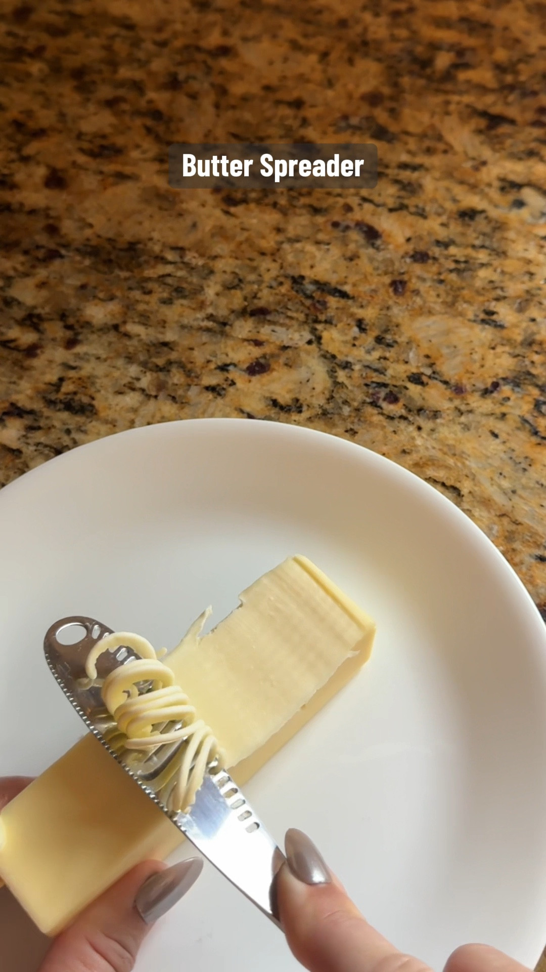 Butterie Flip-Top Butter Dish With Spreader | Lehman's