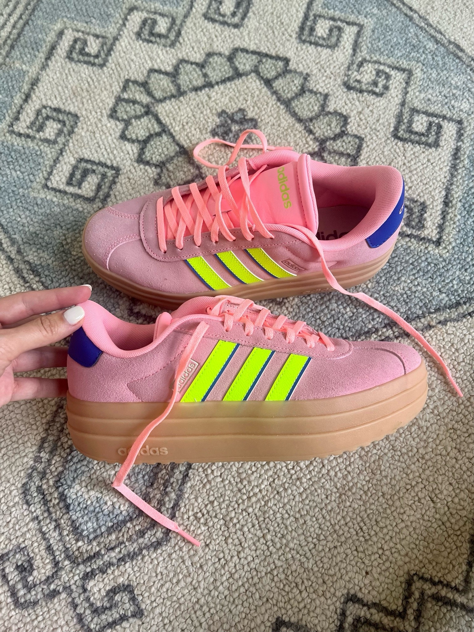Love this sneaker color for the spring, such a good color for transition



#LTKStyleTip #LTKActive #LTKSeasonal
