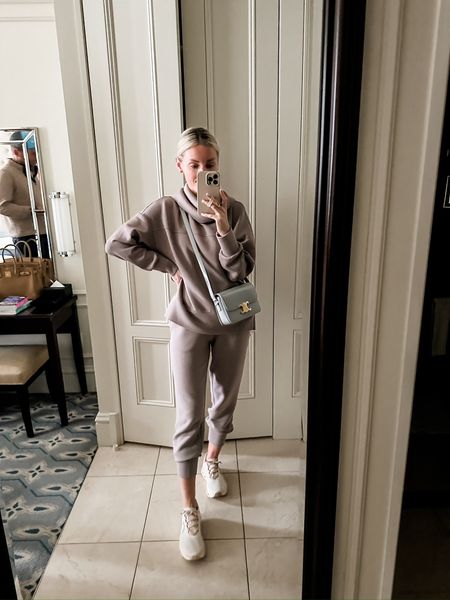 The outfit I wore to travel to Japan! Varley pieces are the best to travel in - wearing XS 

Loverly Grey, Varley set

#LTKtravel #LTKSeasonal #LTKstyletip