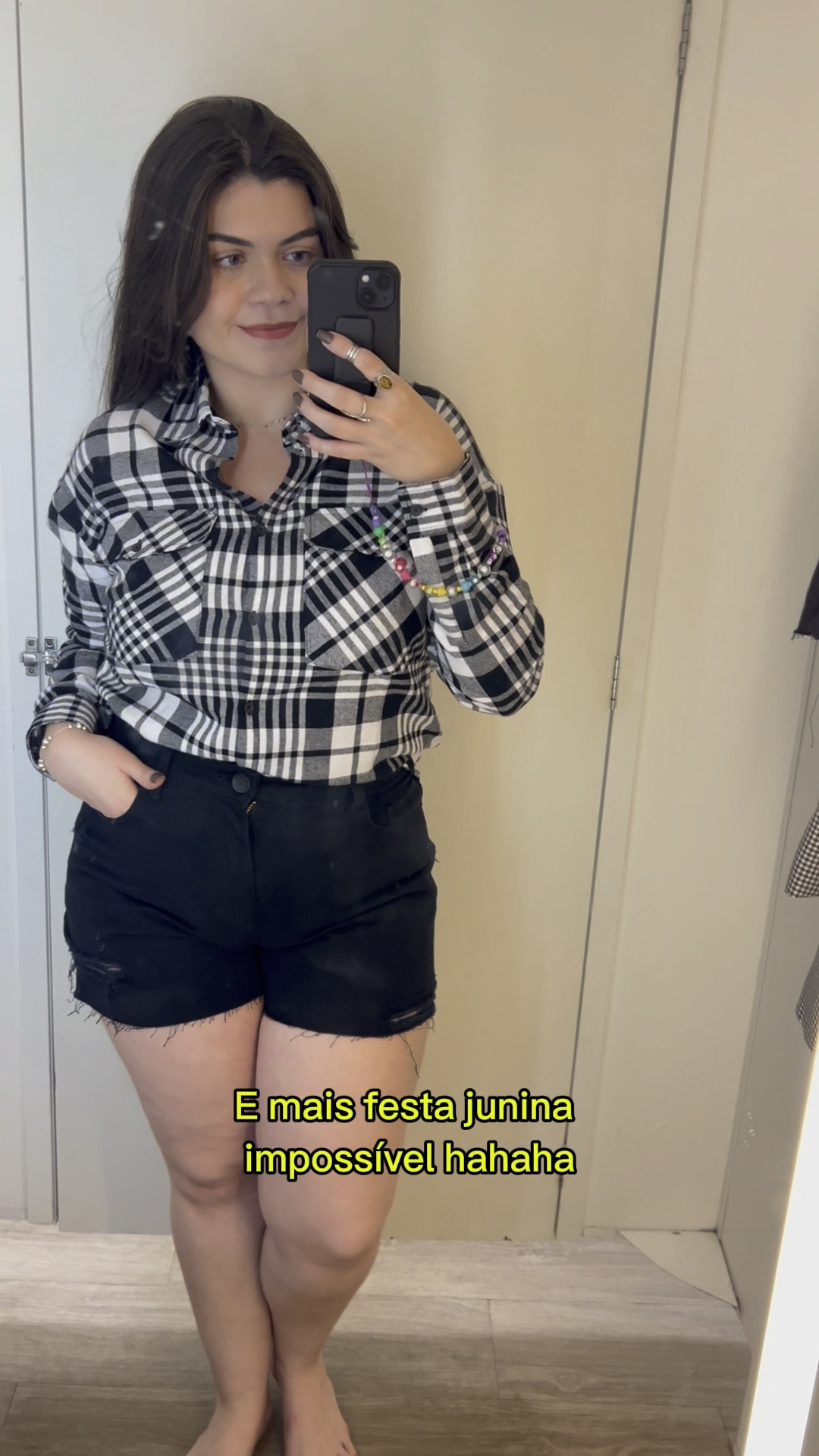 Experimentei algumas roupinhas na Riachuelo 

Blusa xadrez usei P
Short Preto usei 42
Saia Preta usei 42
Vestido Floral usei M 
Blazer xadrez usei 40

Todas minhas medidas estão no perfil ✨

#LTKcurves #LTKbrasil #LTKmidsize