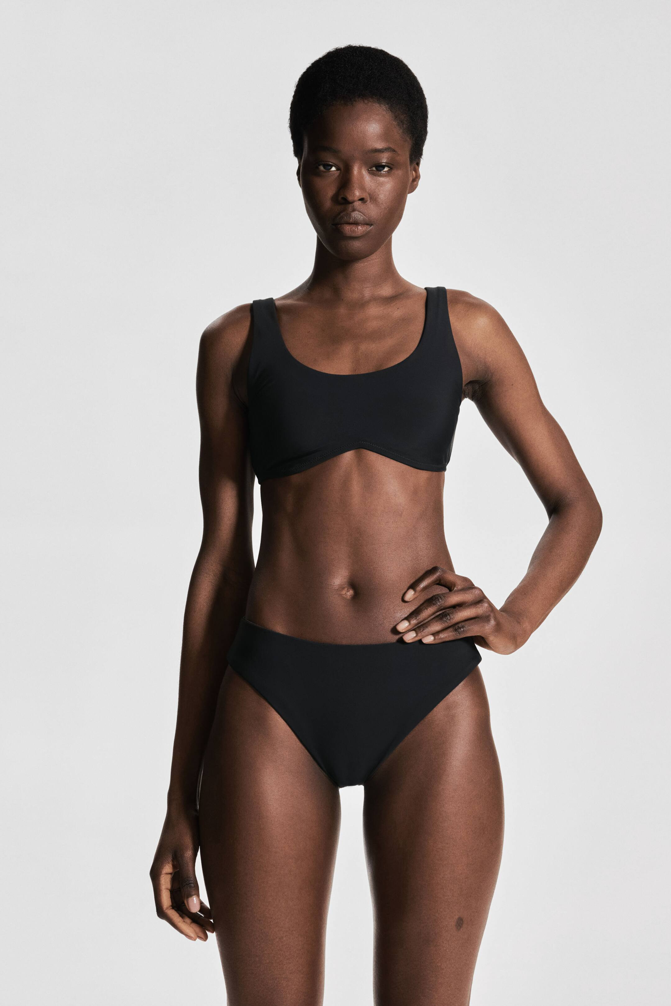 Sports bikini top | H&M (UK, MY, IN, SG, PH, TW, HK)