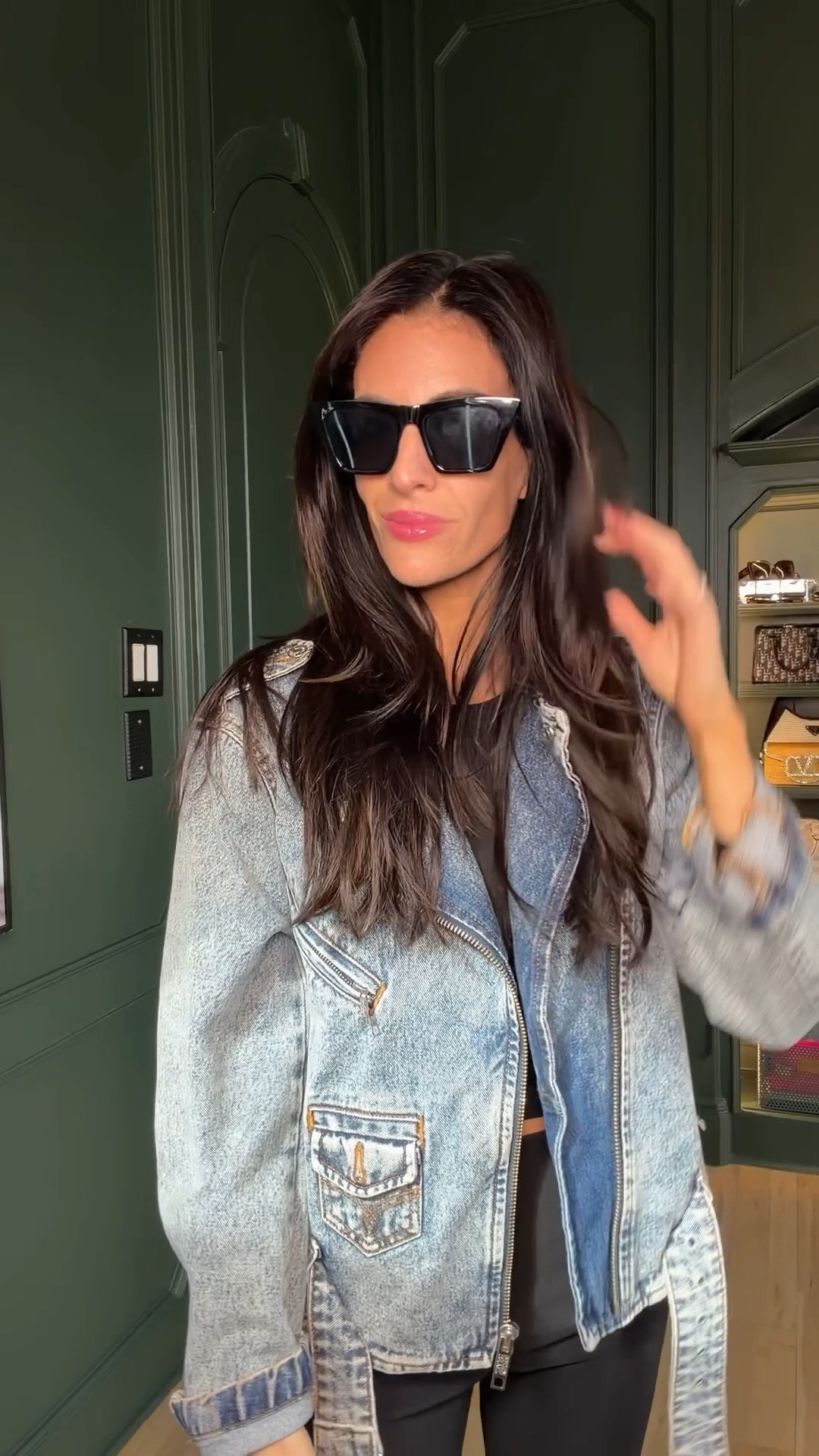 Feeling like I won the lottery by finally getting my hair to shine!! Single tone Brunette has my hair so happy 🩶