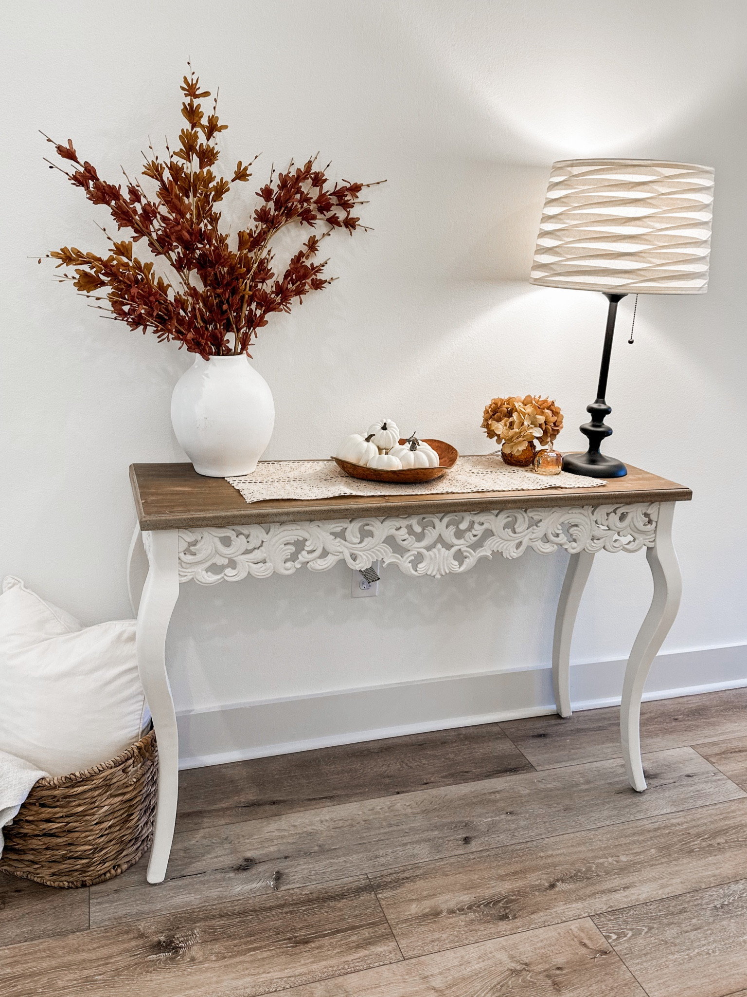Fall entryway decor🍂

#LTKHoliday #LTKhome #LTKSeasonal