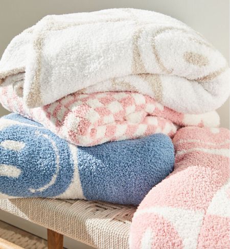 COZY BLANKETS! new at altard state! perfect gift idea for her & under $100!

#blankets #smileyface #giftsforher #christmas #giftidea

#LTKhome #LTKGiftGuide #LTKHoliday