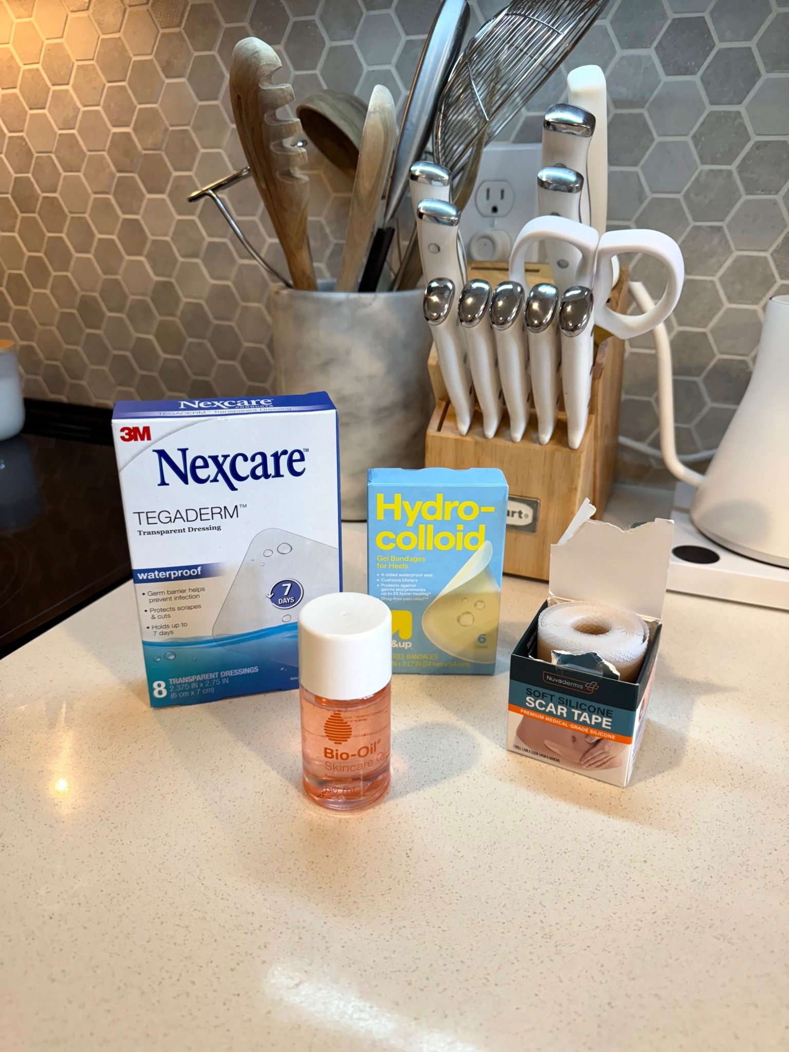 everything I’ve been using to prevent scarring & expedite healing on my legs! everything is on sale for prime day 🫶