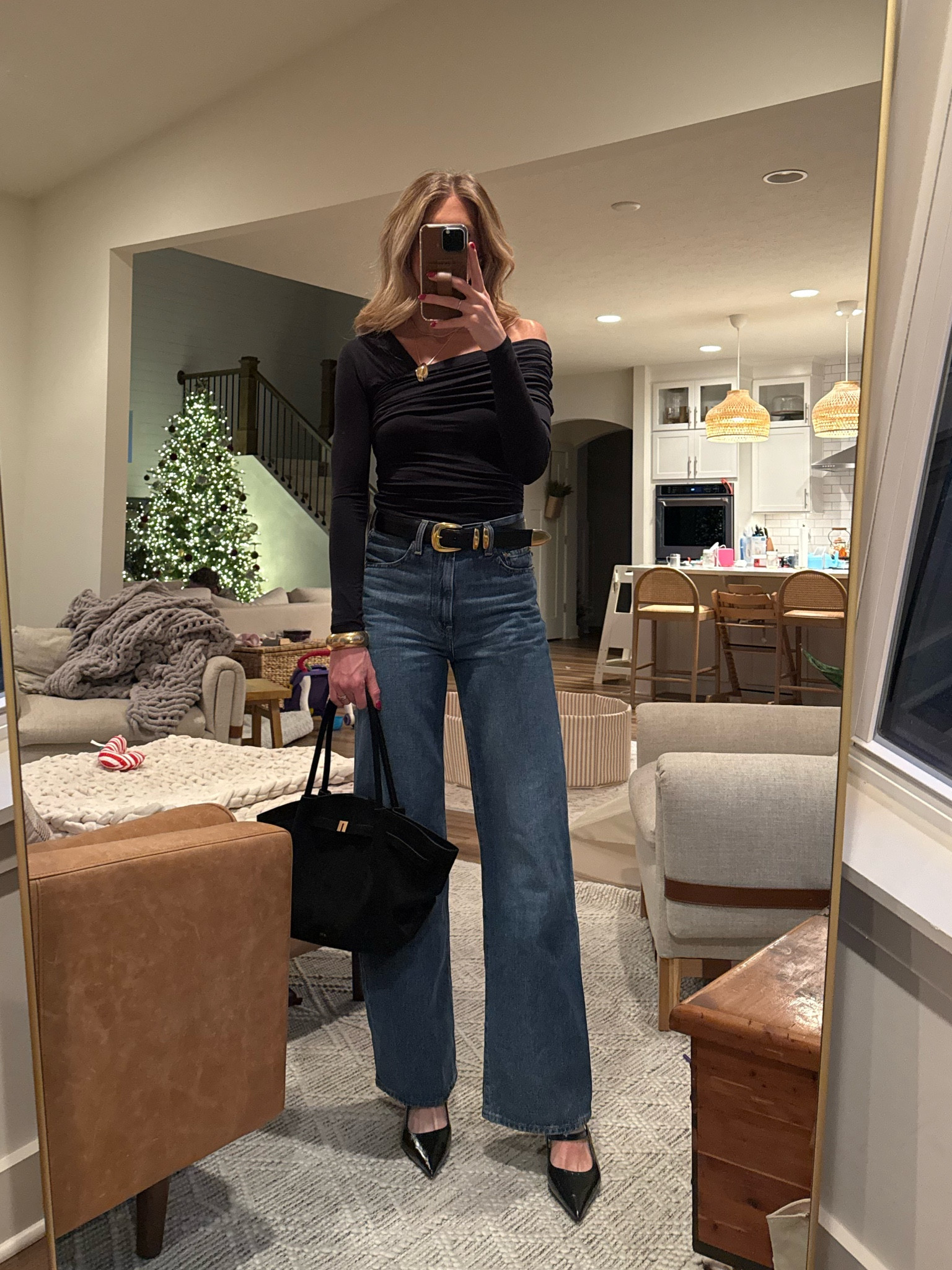 Small in top
Jeans run tts size 27x34