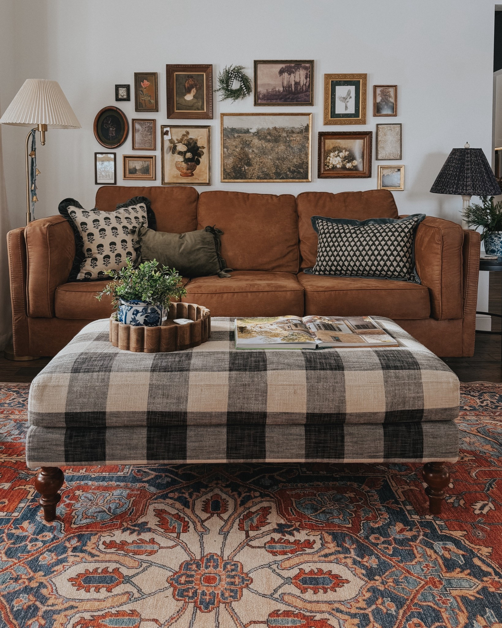 Living room links🔗❤️

#livingroom #homedecor #pictureframes #ottoman #plaidottoman

#LTKvlog #LTKU #LTKHome