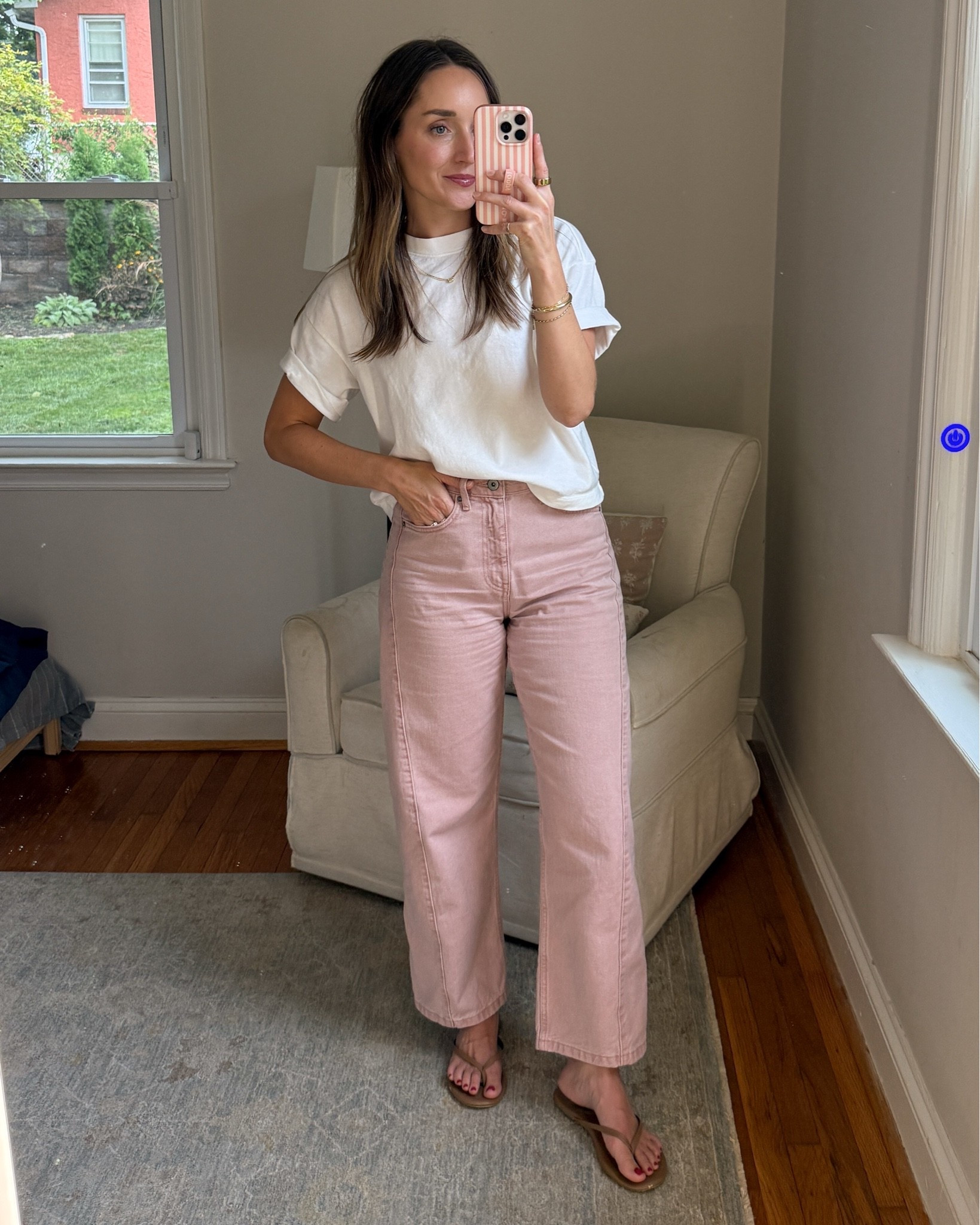 Wearing a size small tee. Jeans are Zara and we cannot link here but they show up if you search barrel Jean on the site. I don’t think the pink is available anymore. ￼