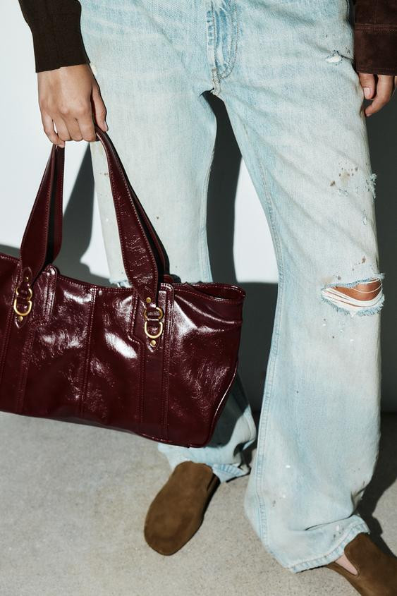 METAL DETAIL SHOULDER BAG | Zara US