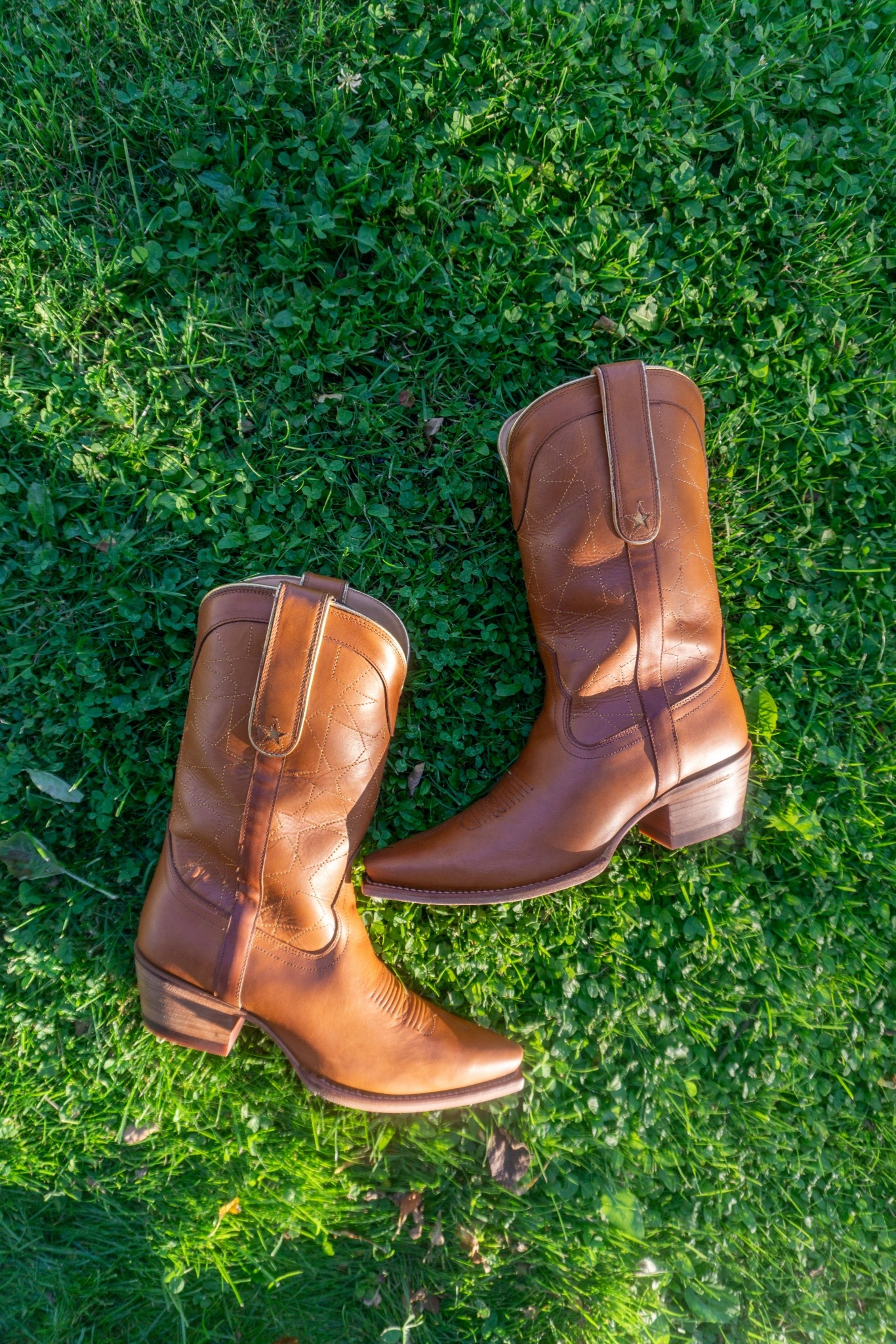 Had to grab Tecovas’ Fourth of July drop! This is my first pair of Sadie’s and I love the cut. The gold stitching and piping on this limited edition boot are especially beautiful. A year-round staple with a little extra flair ⭐️ I typically wear a size 9 in this brand — fit TTS 

#LTKSeasonal #LTKShoeCrush