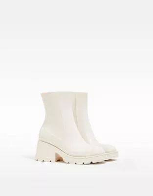 Bershka heeled ankle welly boots with square toe in ecru | ASOS (Global)