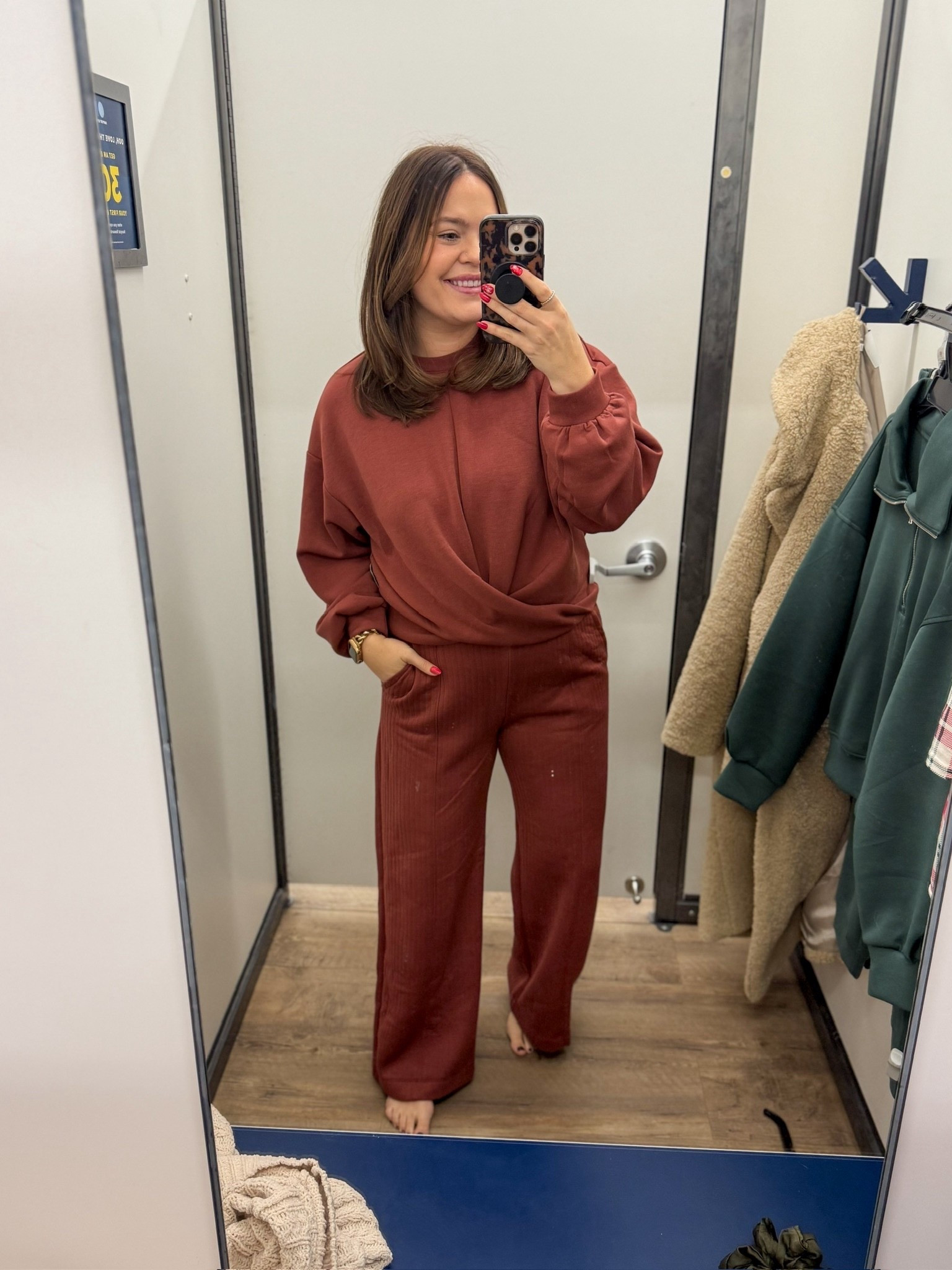 Bounce fleece loungewear from old navy / pieces sold separately and come in multiple color options // mom ootd / loungewear / matching set // true to sizee

#LTKootd #LTKMidsize #LTKFindsUnder50