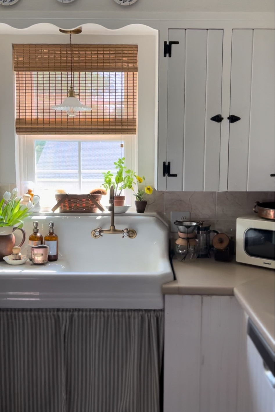 Cozy cottage pendant lights for the kitchen

#LTKHome