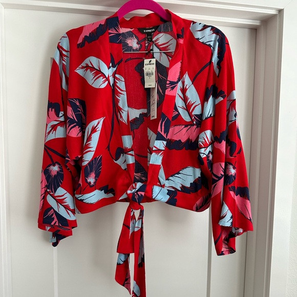 Express red vibrant feather print kimono tie front or back shirt | Poshmark