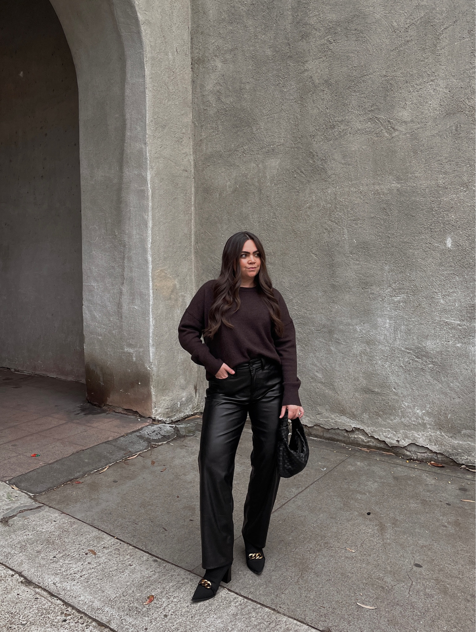 “Of course it’s cashmere” iykyk 
literally the softest sweater I own, shop @brochuwalker everyday cashmere in my @shop.ltk! 

#brochuwalker #bwwomen #liketkit 