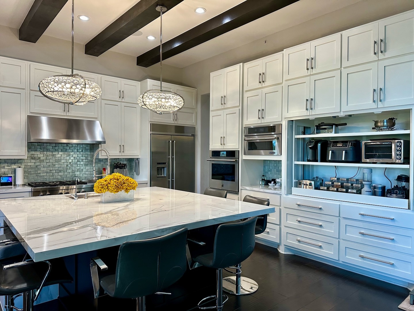 After creating our client’s dream pantry, we carried that same luxe, organized aesthetic into the heart of the home - the kitchen ✨ Sleek, functional, and totally envy-worthy. 

Which would you rather have, your dream pantry, or your dream kitchen? 💭
