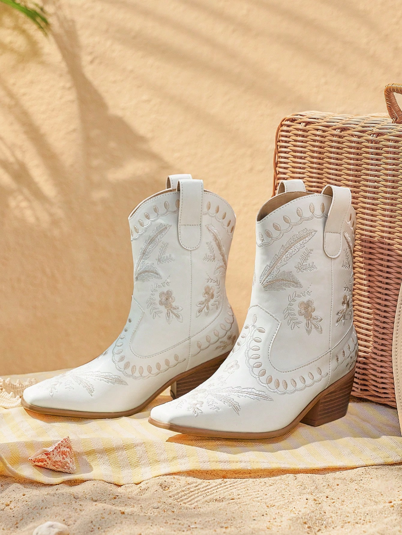 Styleloop Women's Outdoor Square Toe Chunky Heel White Embroidered PU Fabric Slip-On Boots Christ... | SHEIN