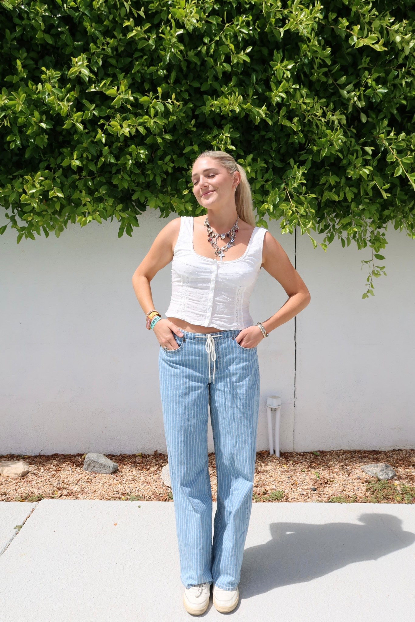 summer outfit inspo, festival outfit, striped jeans styled 